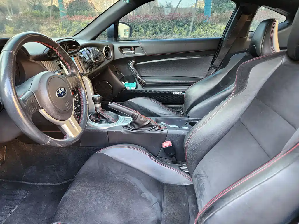 Subaru BRZ 2015 2.0i AT