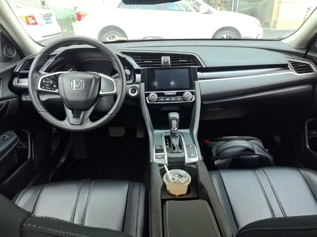 Honda Civic — миниатюра 10