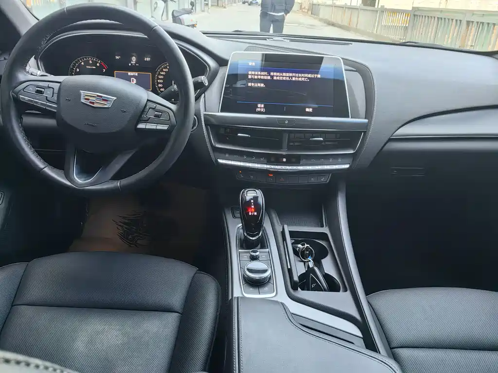 Cadillac CT5 — миниатюра 8