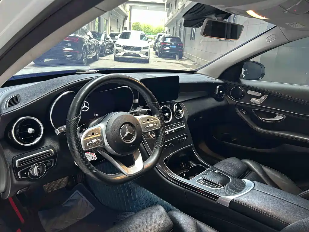 Mercedes-Benz C-Class — миниатюра 10