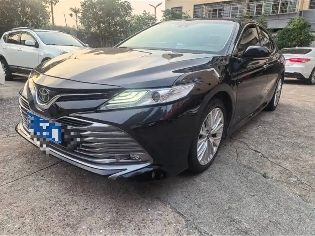 Купить Toyota Camry