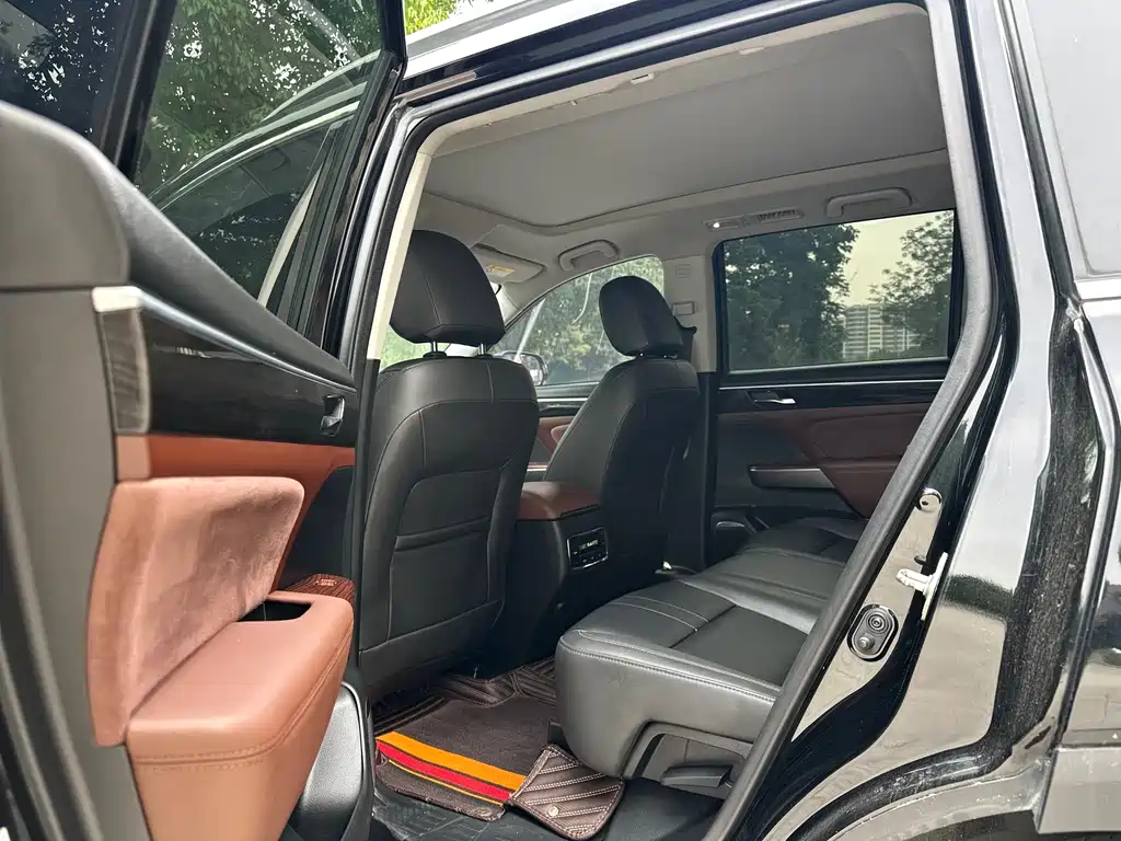 GAC GS8 2017 320T Luxury Smart Connect ( мест)