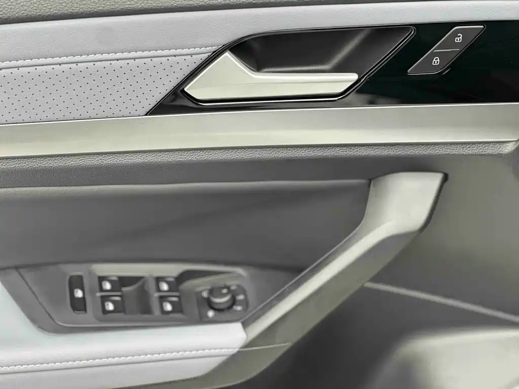 Volkswagen Lavida — миниатюра 17