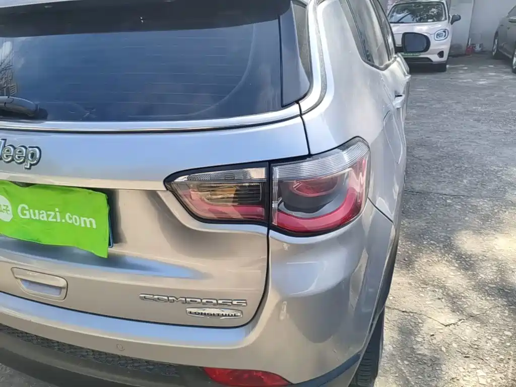 Jeep Compass — миниатюра 8