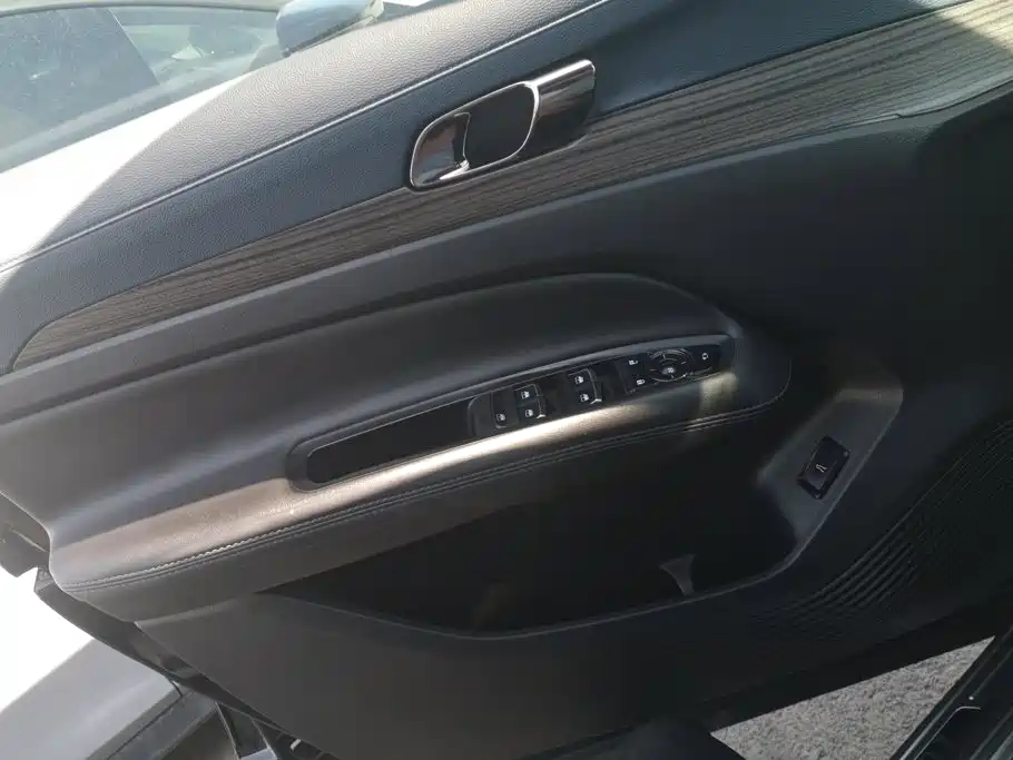 Ford Equator Sport — миниатюра 7