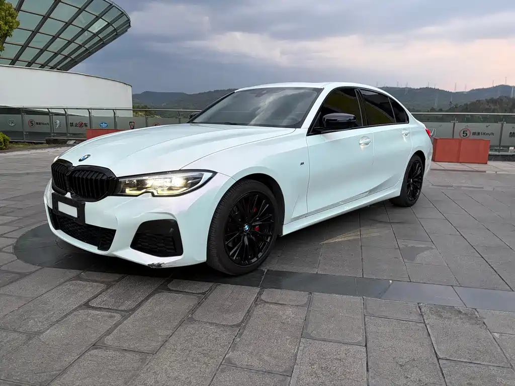 BMW 3 Series 2021