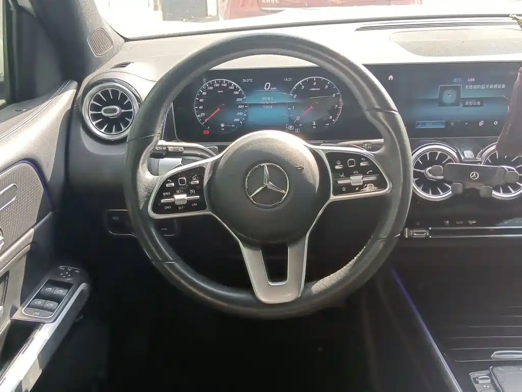 Mercedes-Benz GLB — миниатюра 11