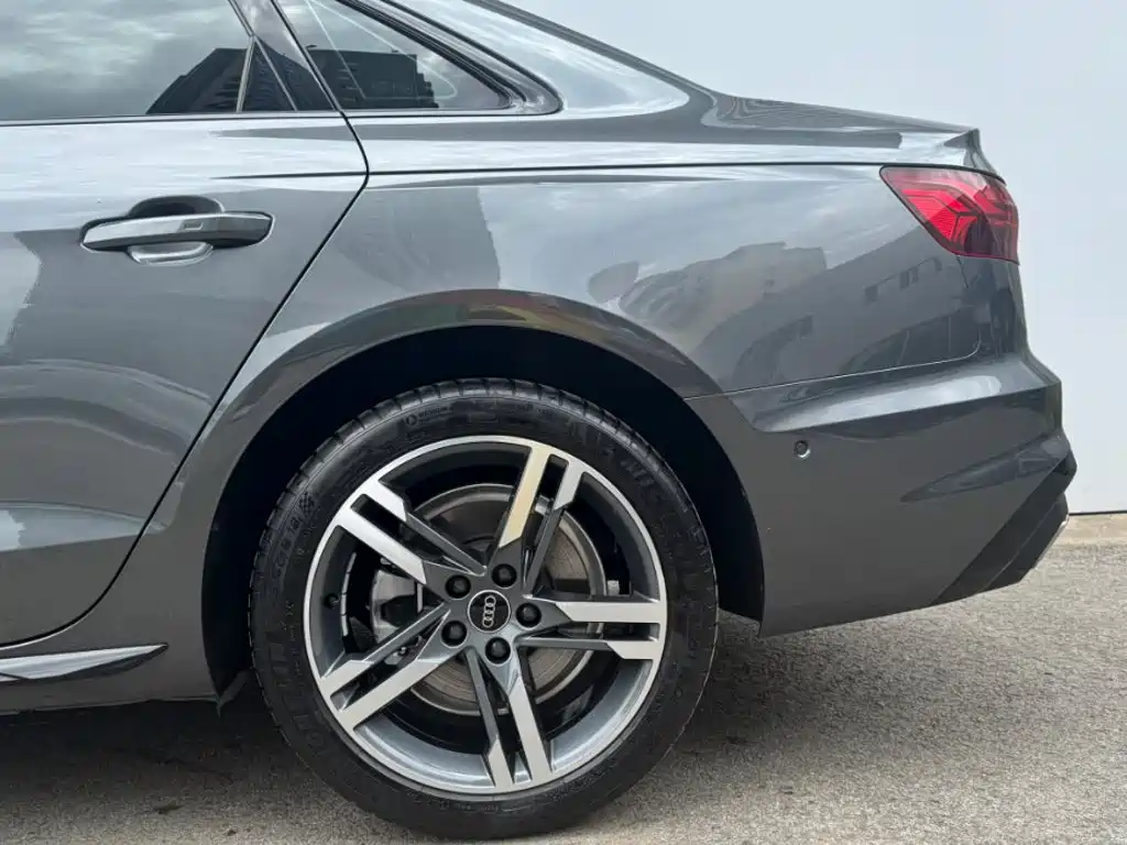 Audi A4L — миниатюра 7