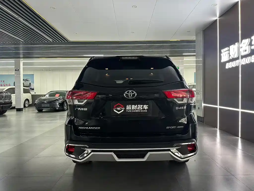 Toyota Highlander 2021 2.0T Luxury 7 мест