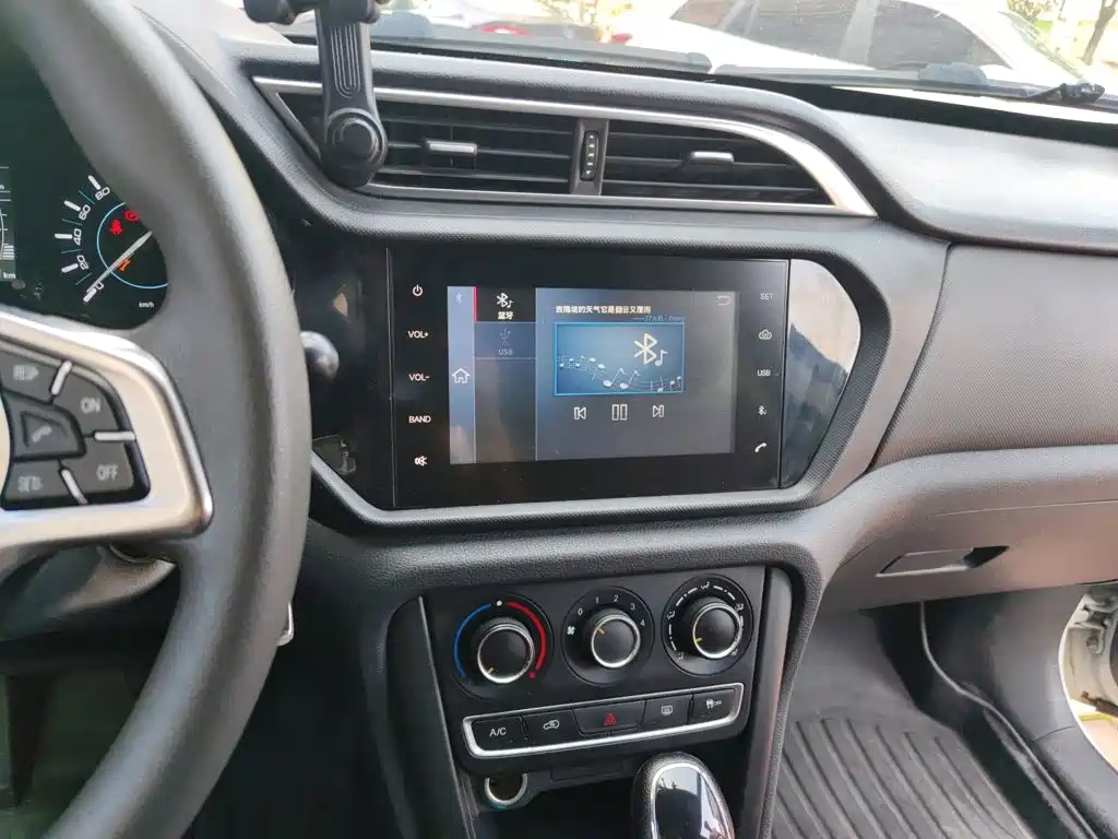 Chery Tiggo 3 — миниатюра 6