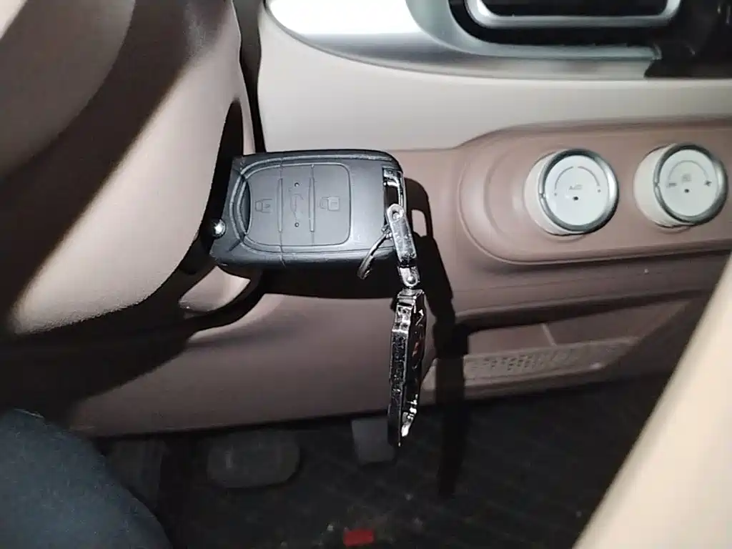 Wuling MINIEV — миниатюра 9