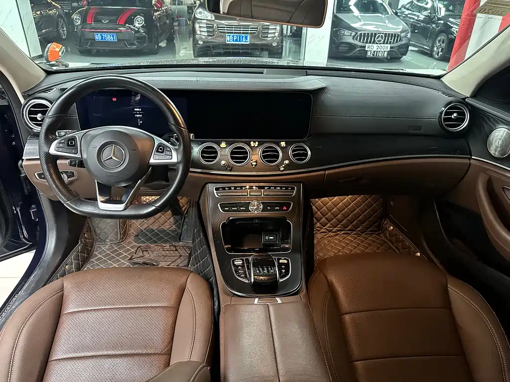 Mercedes-Benz E-Class — миниатюра 9