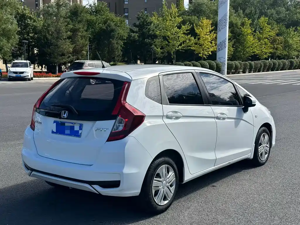 Honda Fit — миниатюра 9