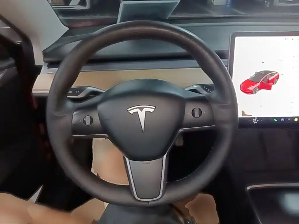 Tesla Model 3 — миниатюра 11