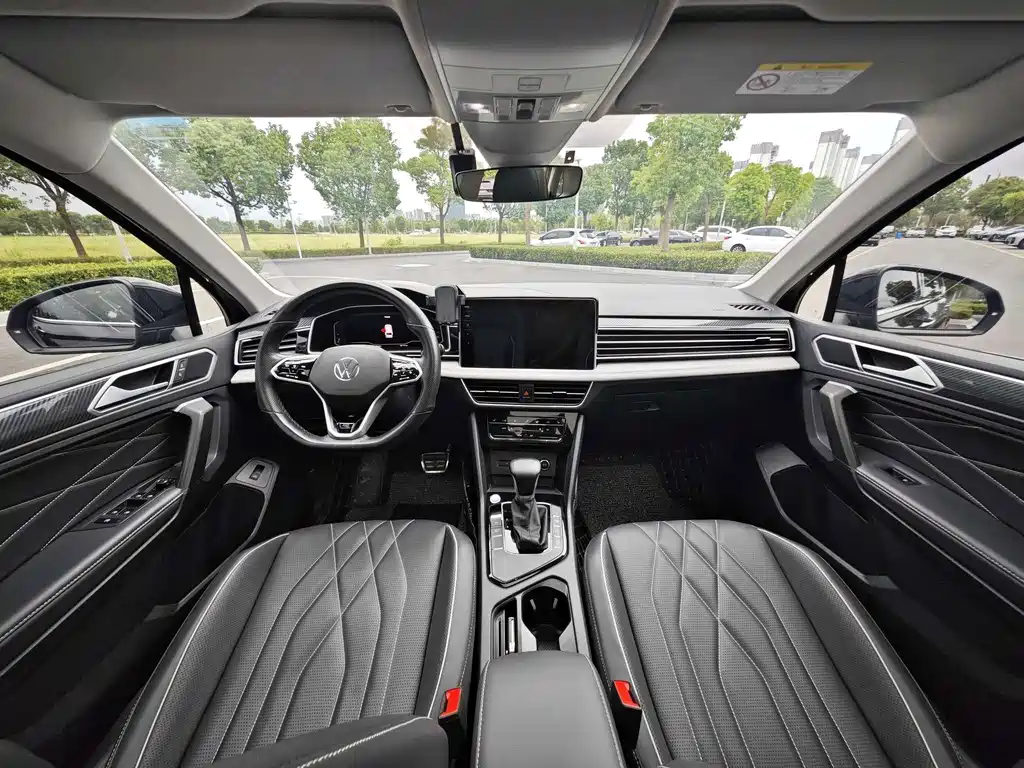 Volkswagen Tiguan L — миниатюра 11