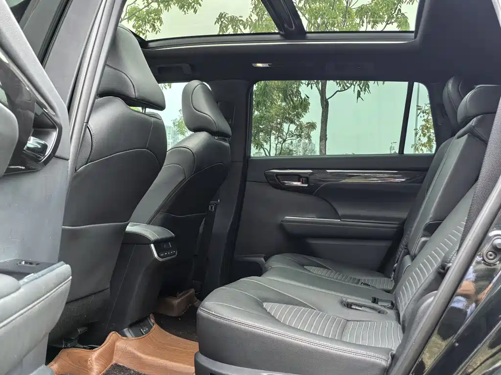 Toyota Crown Kluger 2022 2.0T