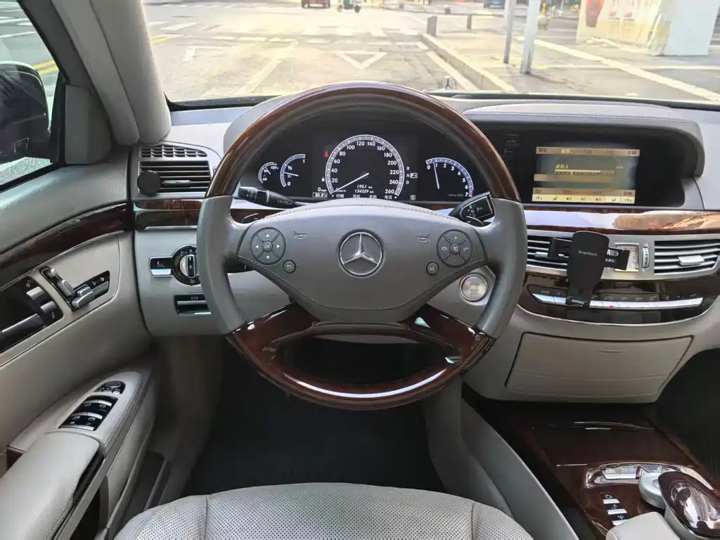 Mercedes-Benz S-Class — миниатюра 21
