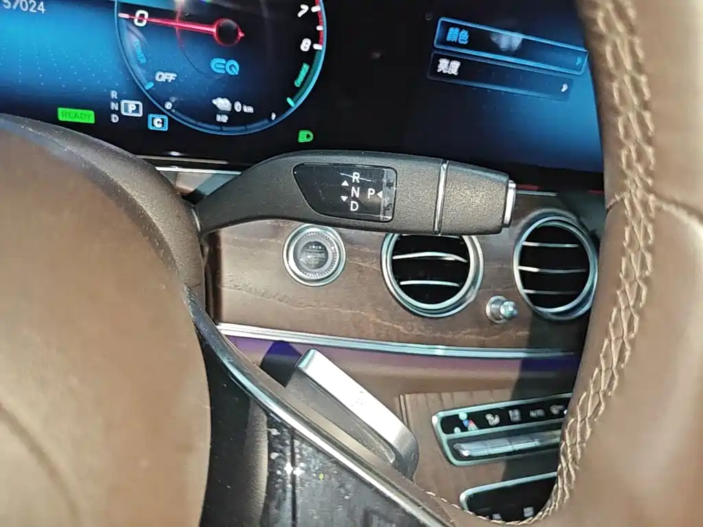 Mercedes-Benz E-Class New Energy — миниатюра 14