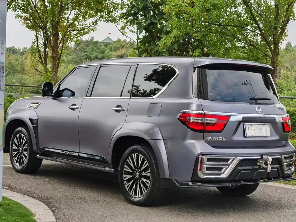 Nissan Patrol — миниатюра 7