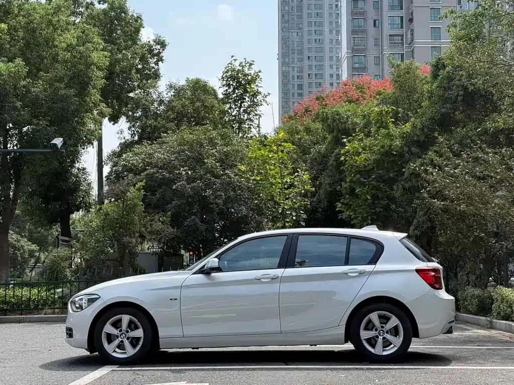 BMW 1 Series (Import) — миниатюра 4