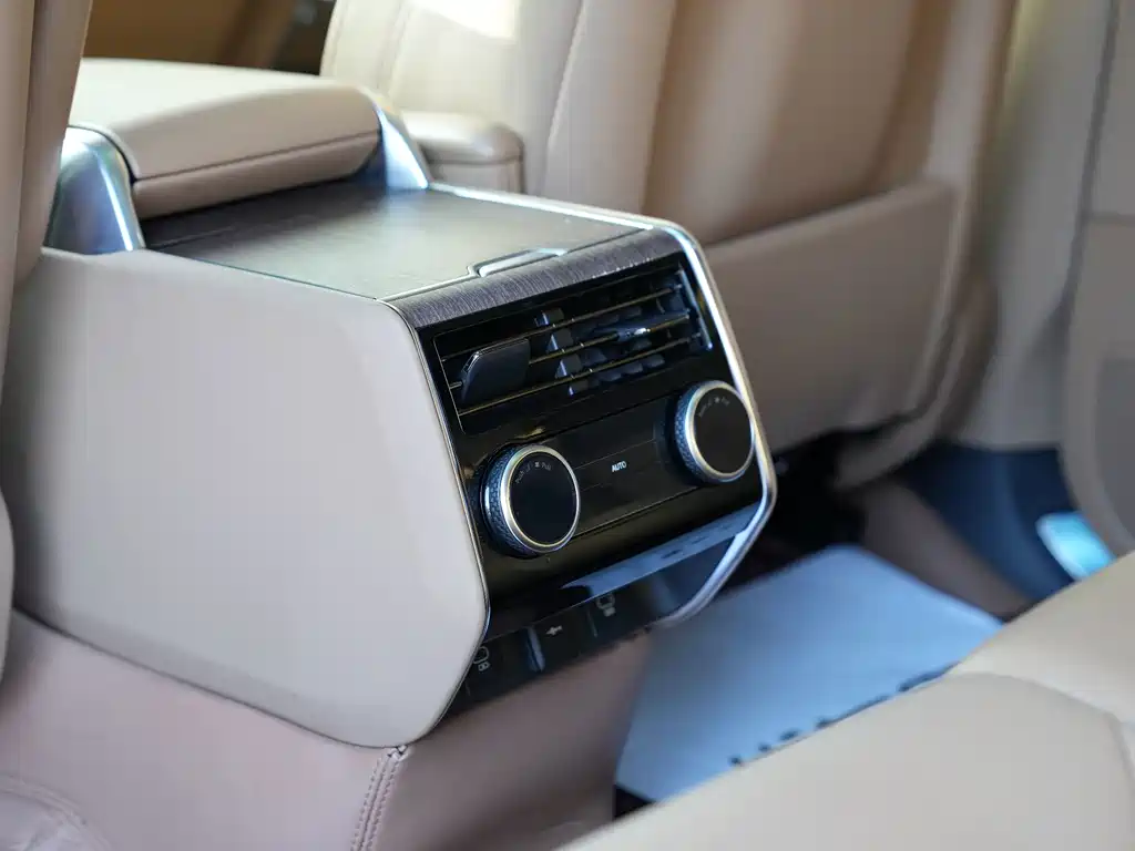 Land Rover Range Rover — миниатюра 14