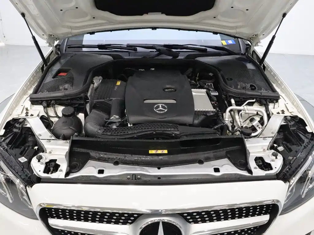 Mercedes-Benz E-Class (Import) — миниатюра 20