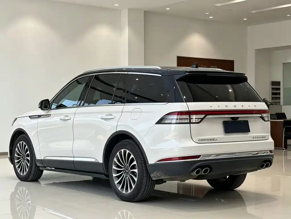 Lincoln Aviator — миниатюра 9