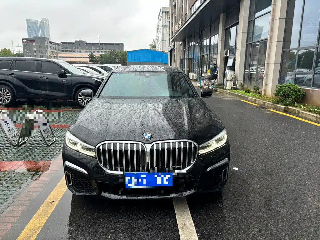 BMW 7 Series — миниатюра 2