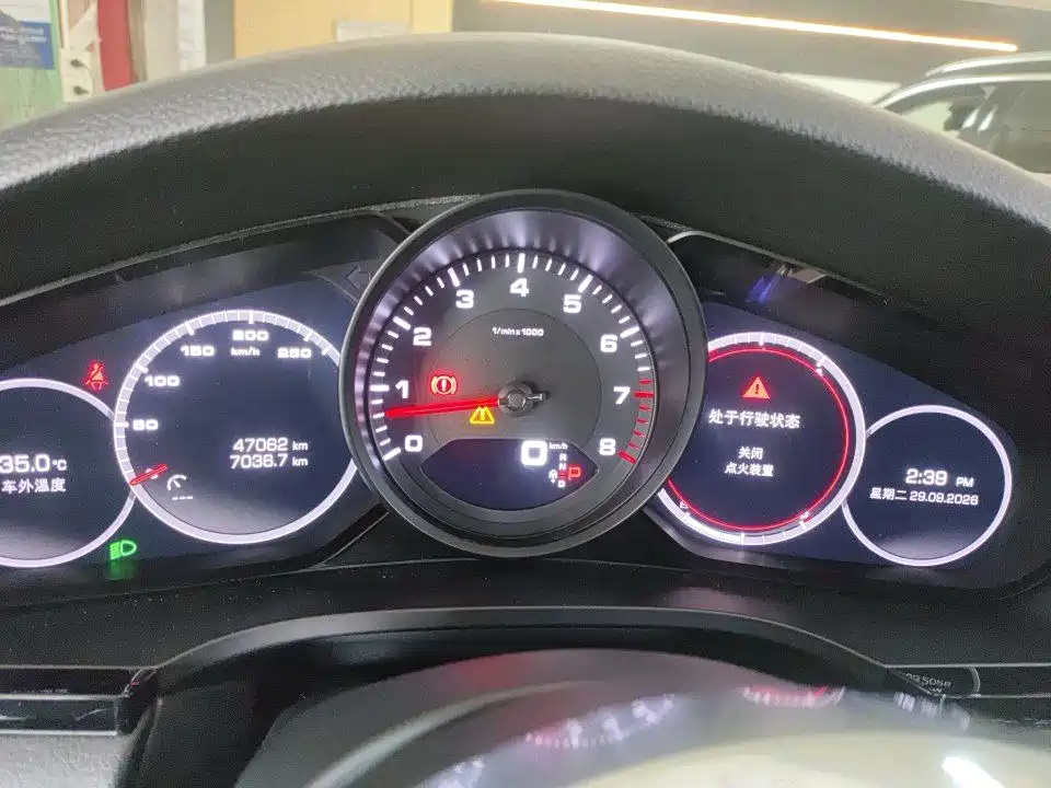 Porsche Cayenne — миниатюра 6