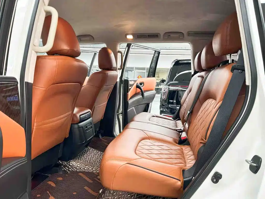 Nissan Patrol — миниатюра 8