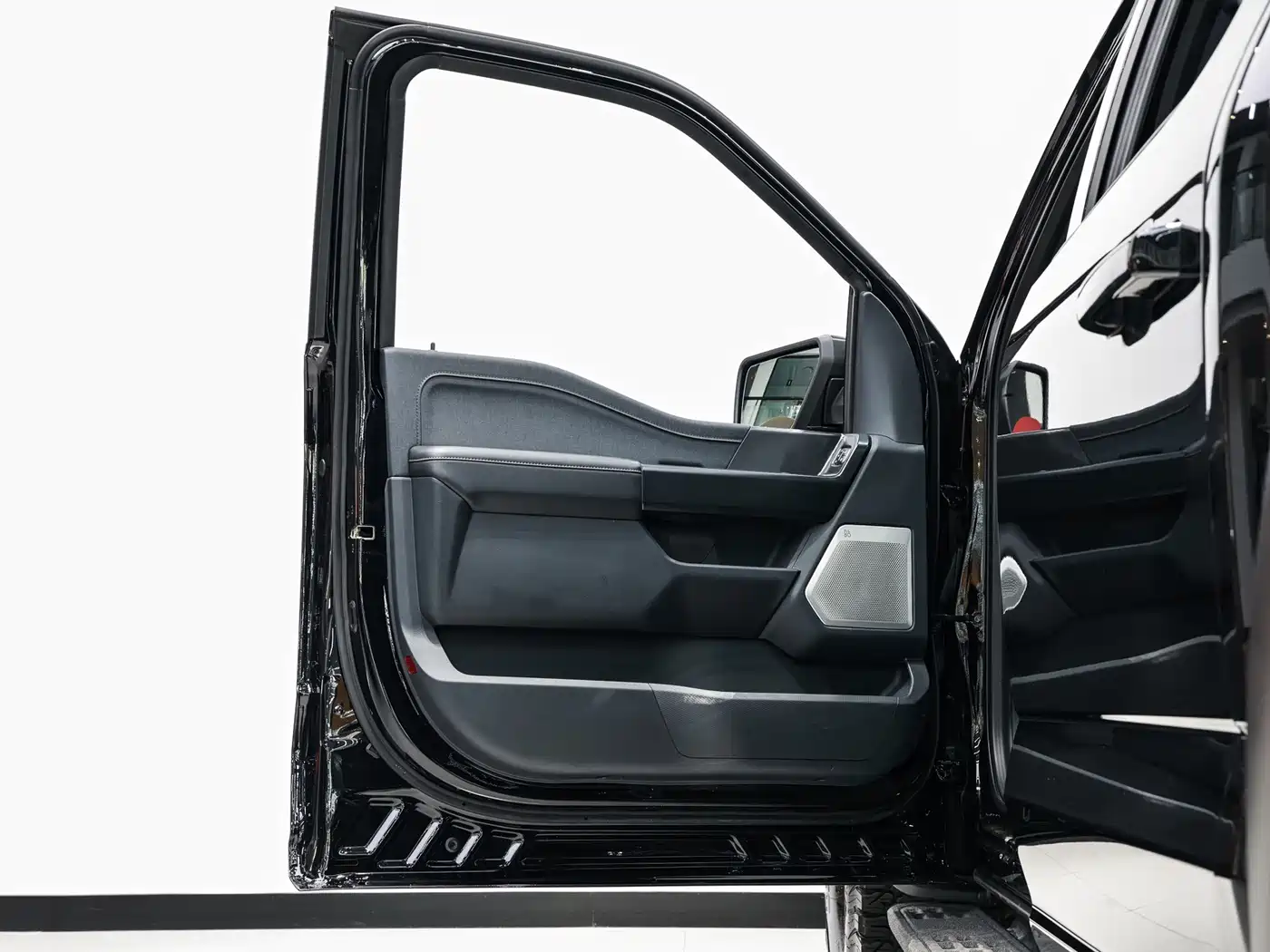 Ford F-150 2023 Черный из Китая, фото 2