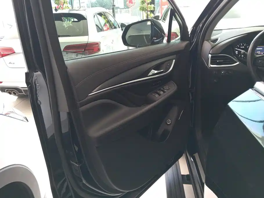 Buick Enclave — миниатюра 7