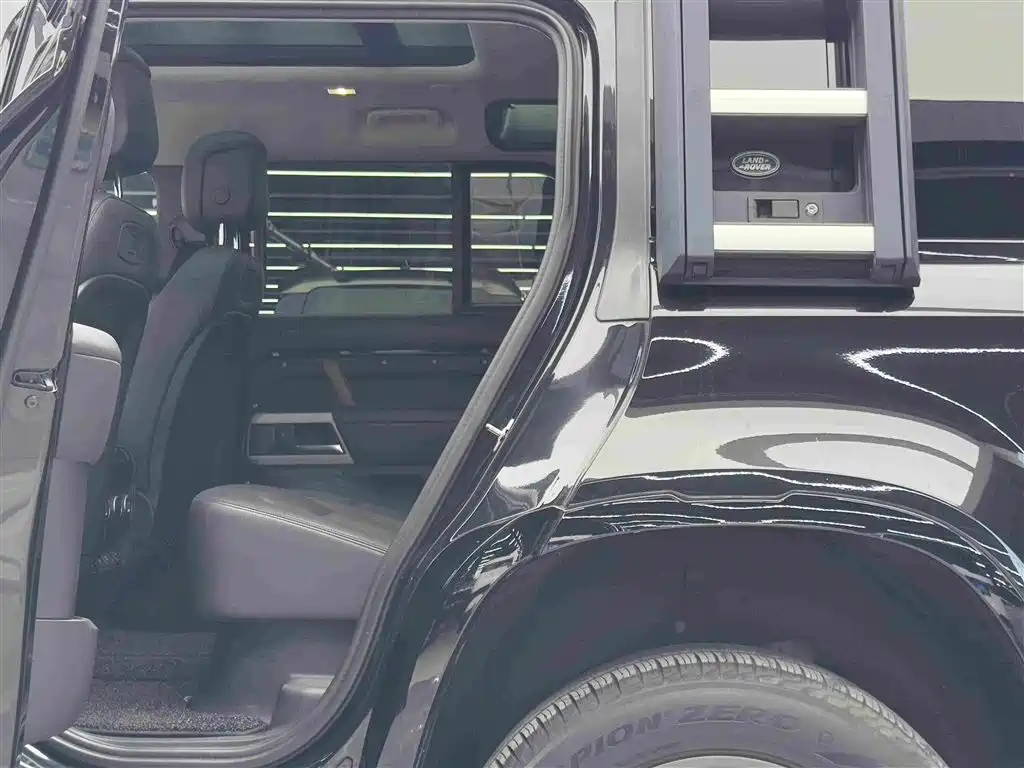 Land Rover Defender — миниатюра 9
