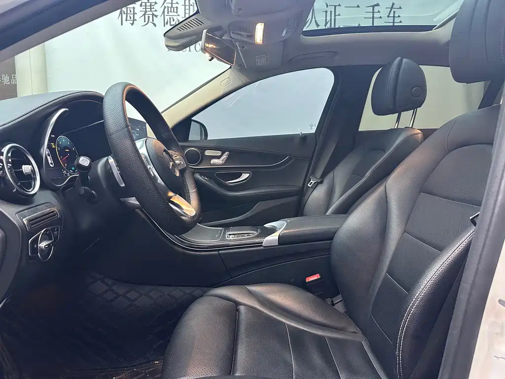 Mercedes-Benz C-Class — миниатюра 14