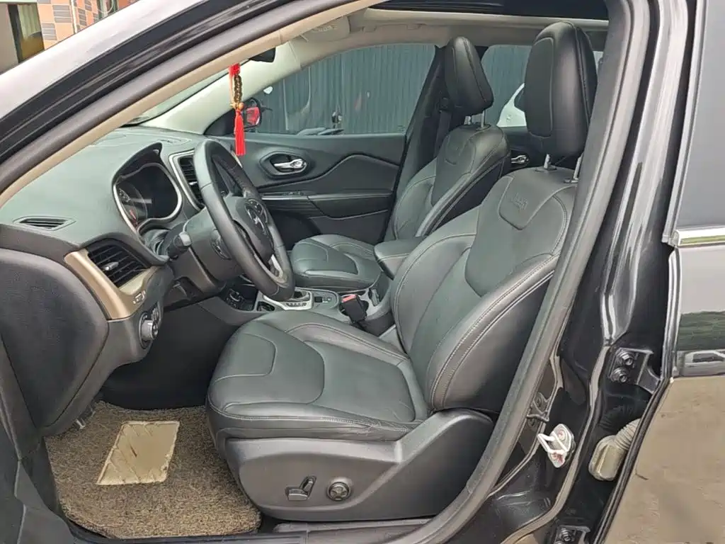 Jeep Cherokee — миниатюра 15