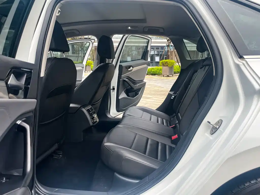 Volkswagen Sagitar — миниатюра 7