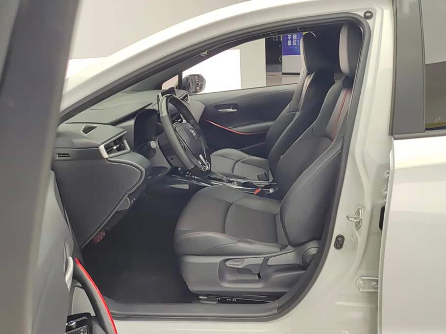 Toyota Levin 1.2 л 2021 г. Белый, пробег 29900 км