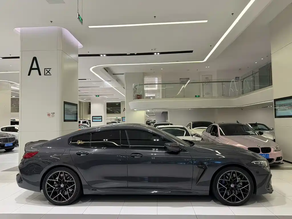 BMW M8 — миниатюра 4