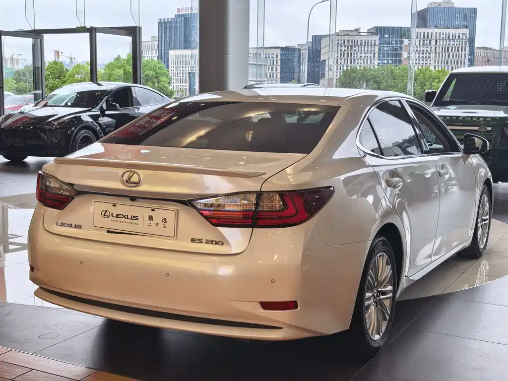 Lexus ES — миниатюра 6
