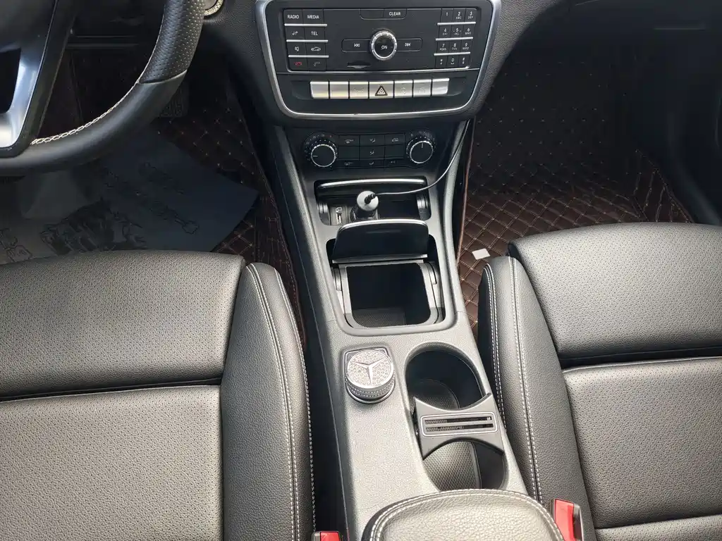 Mercedes-Benz GLA — миниатюра 7