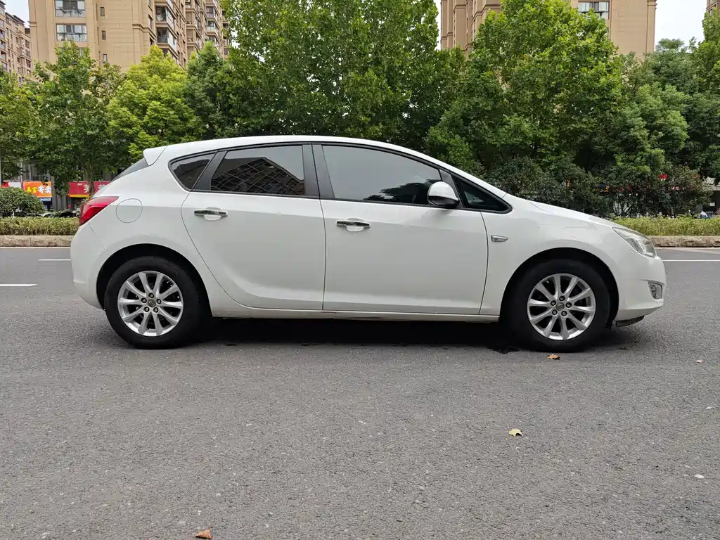 Buick Excelle — миниатюра 5