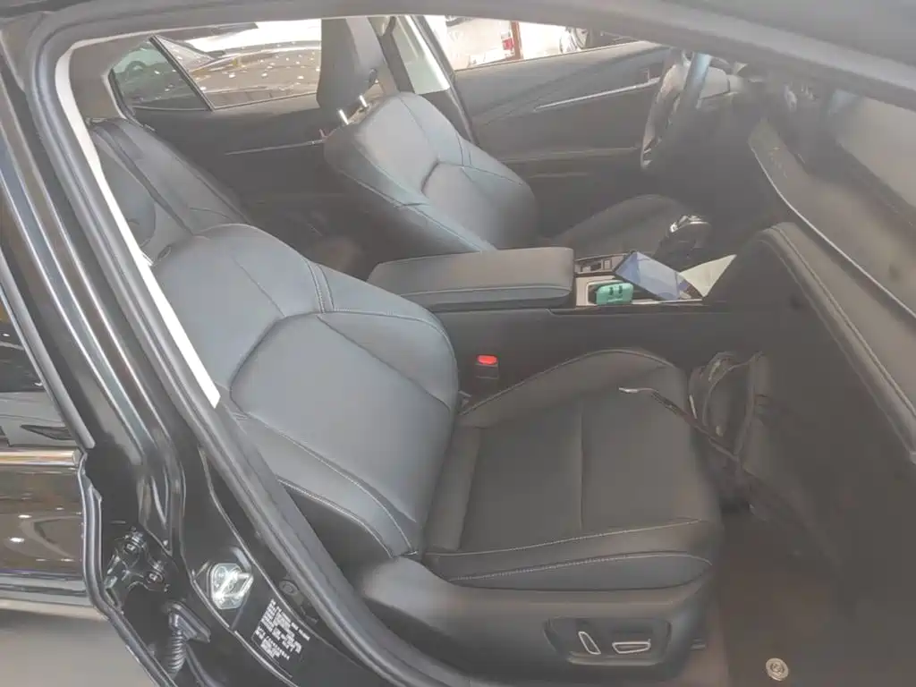 Toyota Camry — миниатюра 25