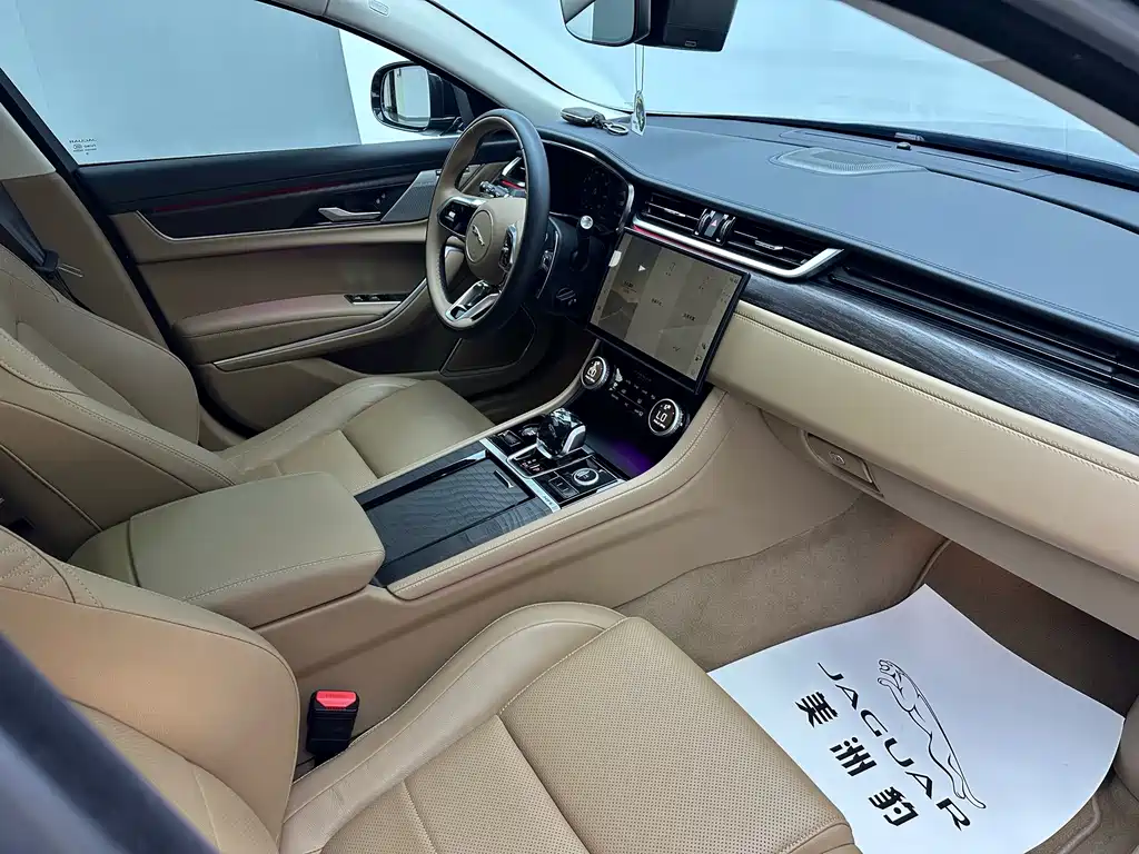 Jaguar XFL — миниатюра 12