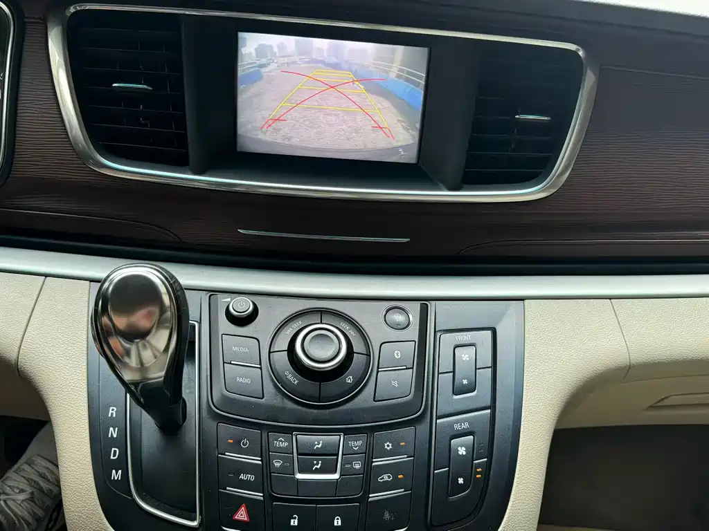 Buick GL8 — миниатюра 25