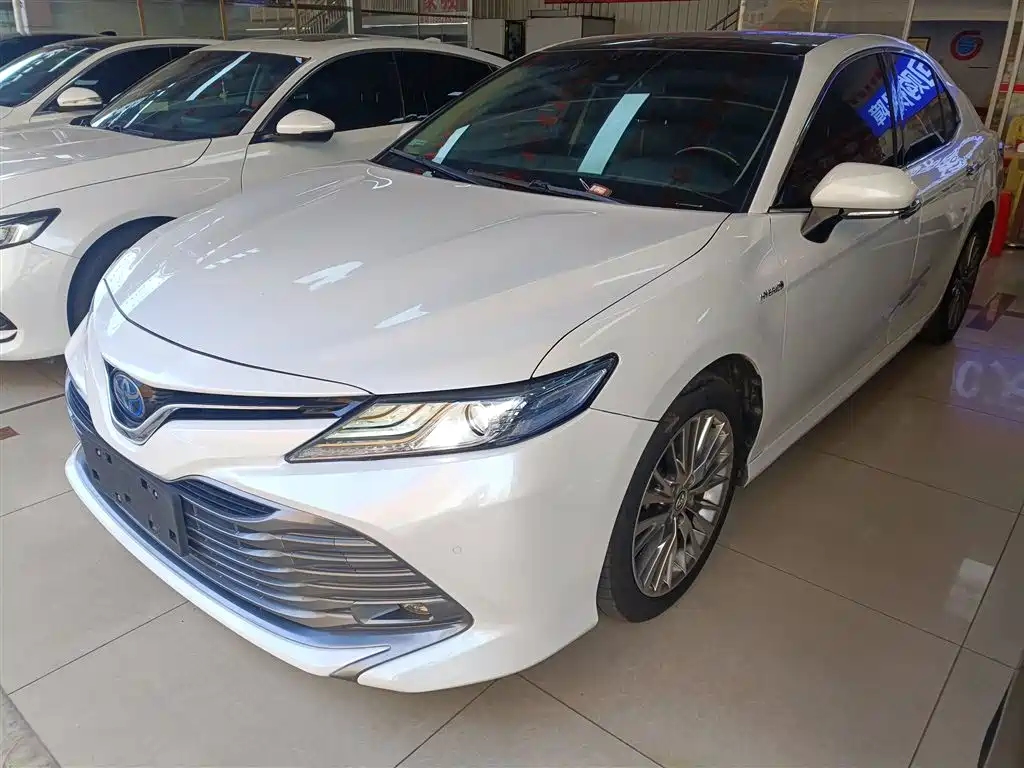 TOYOTA CAMRY