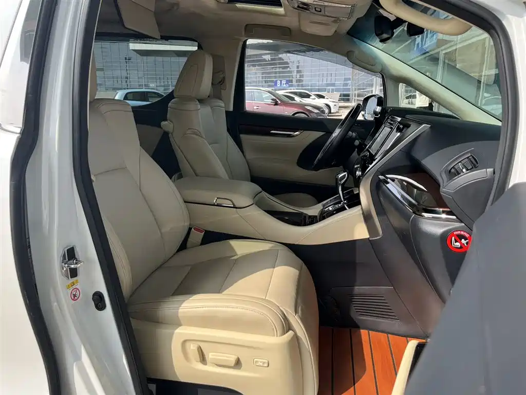 Toyota Alphard — фотографии объявления, Фото 15