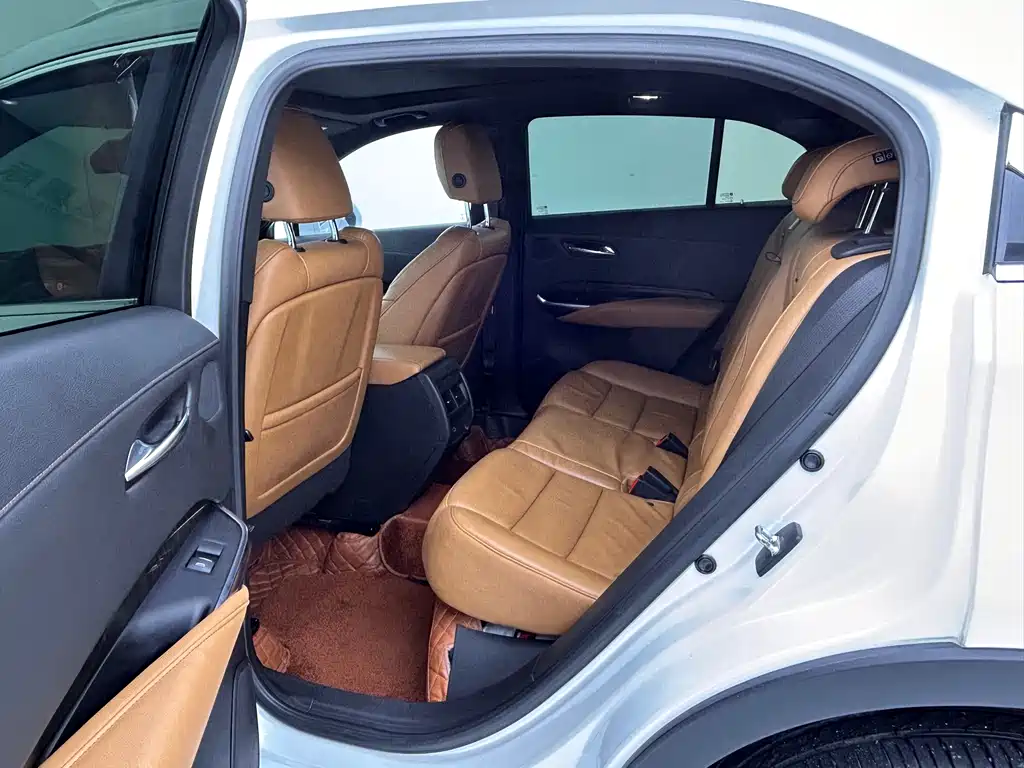 Cadillac XT4 2021 28T