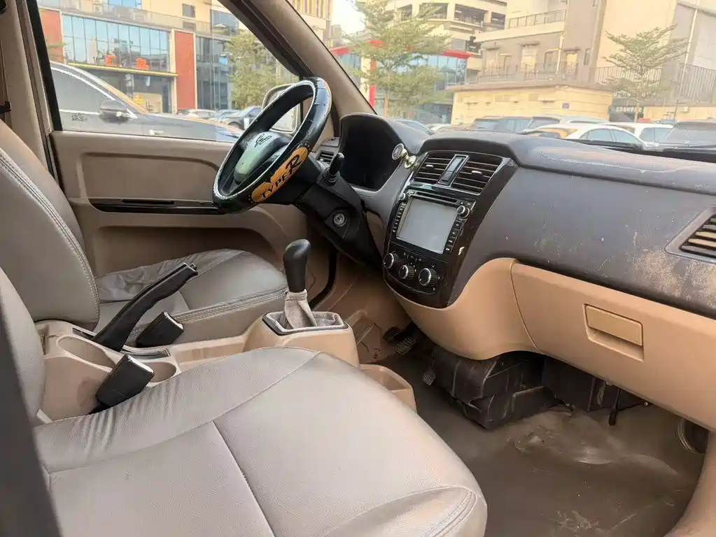 Wuling Rongguang — миниатюра 14