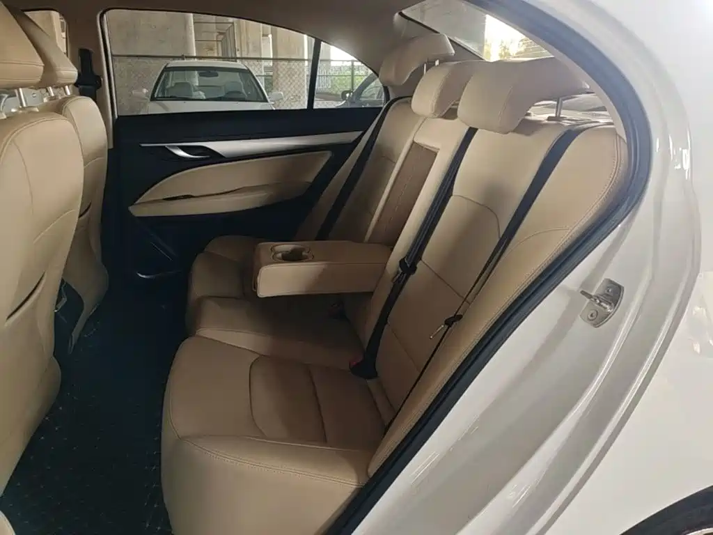 Geely Emgrand — миниатюра 17