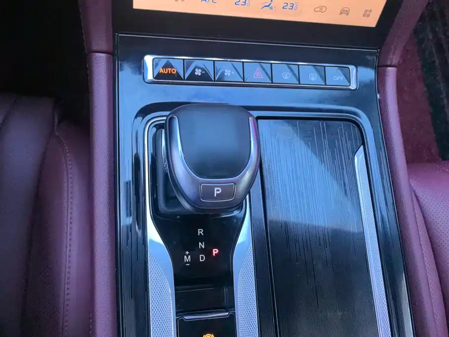Hongqi Hongqi H5 — миниатюра 16